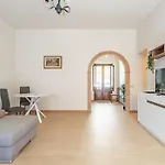 Lucca Comfy Apt With Private Garden And Parking!