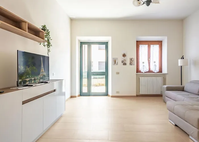 Lucca Comfy Apt With Private Garden And Parking!